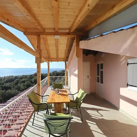 Holiday home Robinson House Jerena